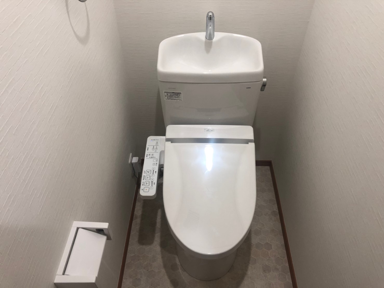 温水洗浄便座(内装) 温水洗浄便座(内装)