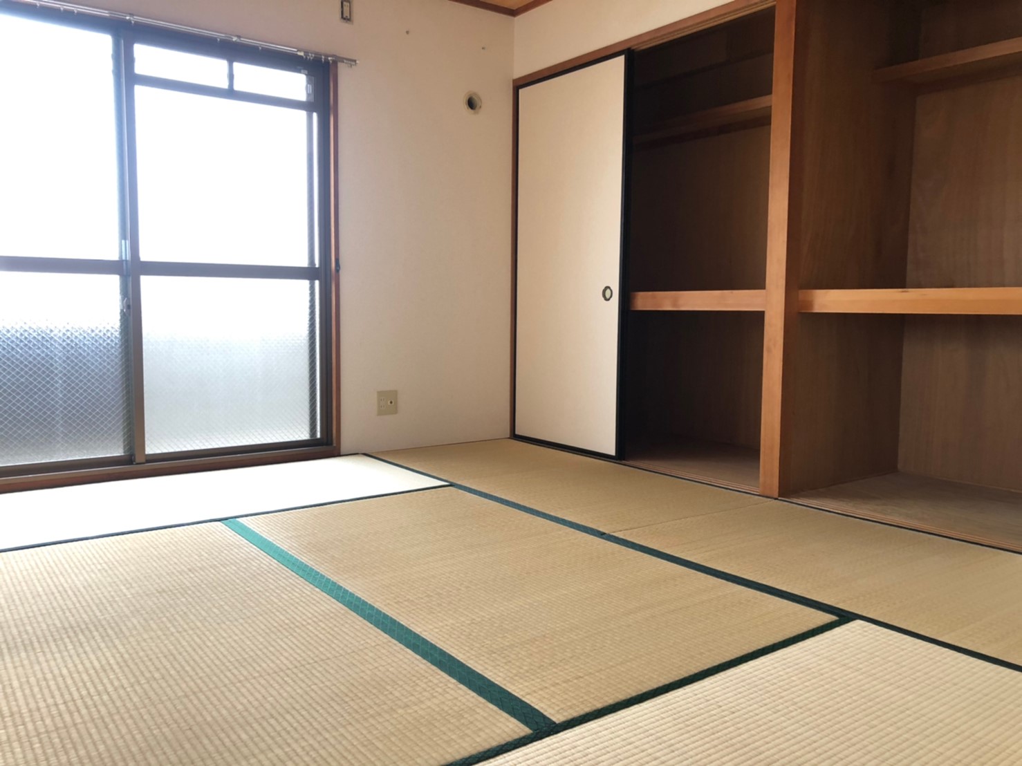 ★新しい畳に張り替えた6帖和室★(内装) ★新しい畳に張り替えた6帖和室★(内装)
